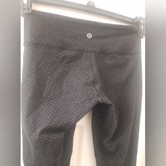 Lululemon - Women's Leggings-Size 4 - Black/Print - Picture 5 of 7